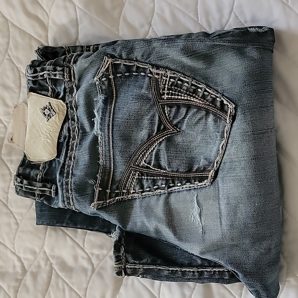 Monarchy Jeans - Picture 15 of 16